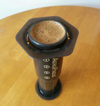 Coffee brewing in Aeropress
